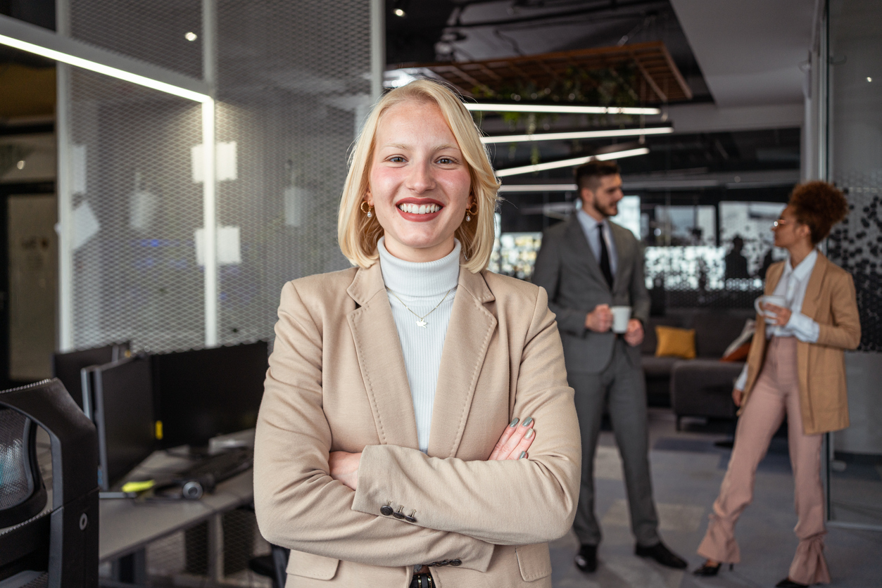 iStock-1353399532_ung i arbeidslivet.jpg